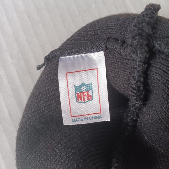 NFL Green Bay Packer Beanie Black Knit Hat with Green and Gold Logo - Picture 4 of 5